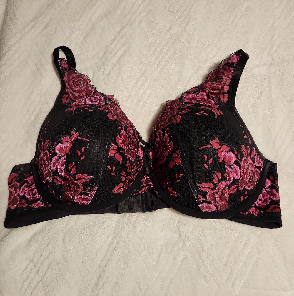 torrid Black Bra with Pink Floral Embroidery size 42DD